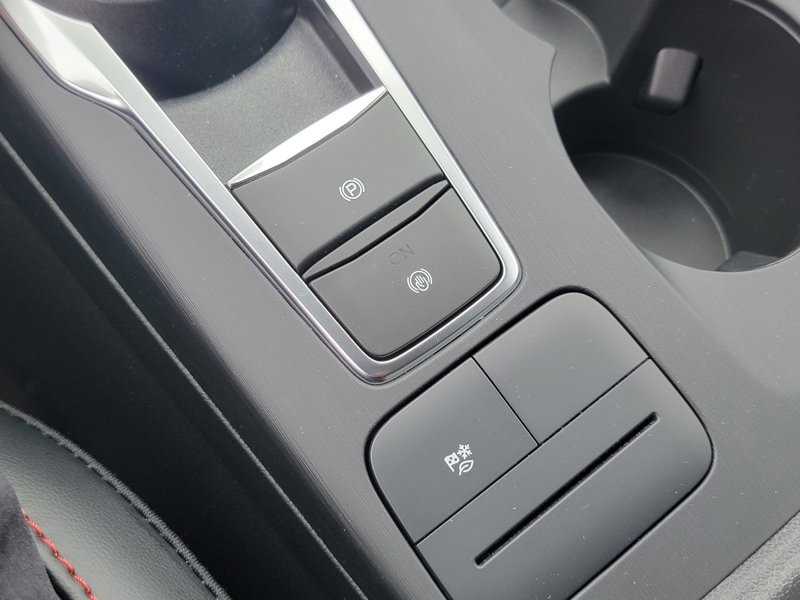 New 2025 Ford Escape ST-Line w/ Equipment Group 301A image 24