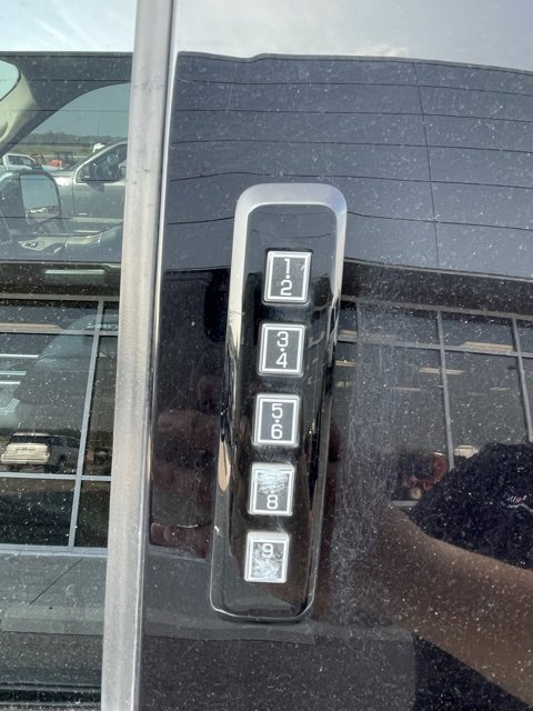 Used 2019 Ford F150 Lariat image 11