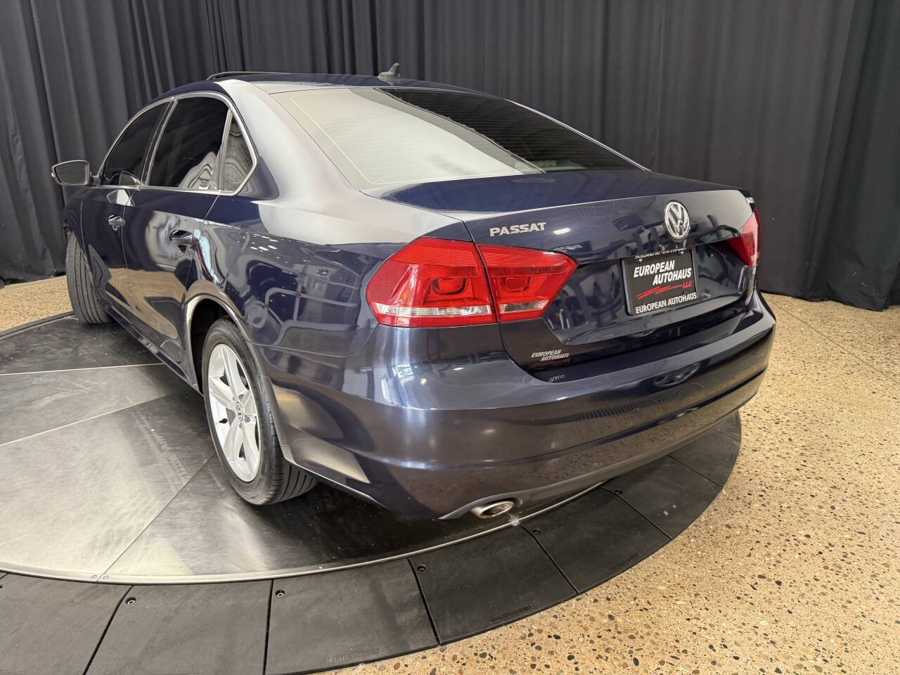 Used 2013 Volkswagen Passat TDI SE FWD image 6
