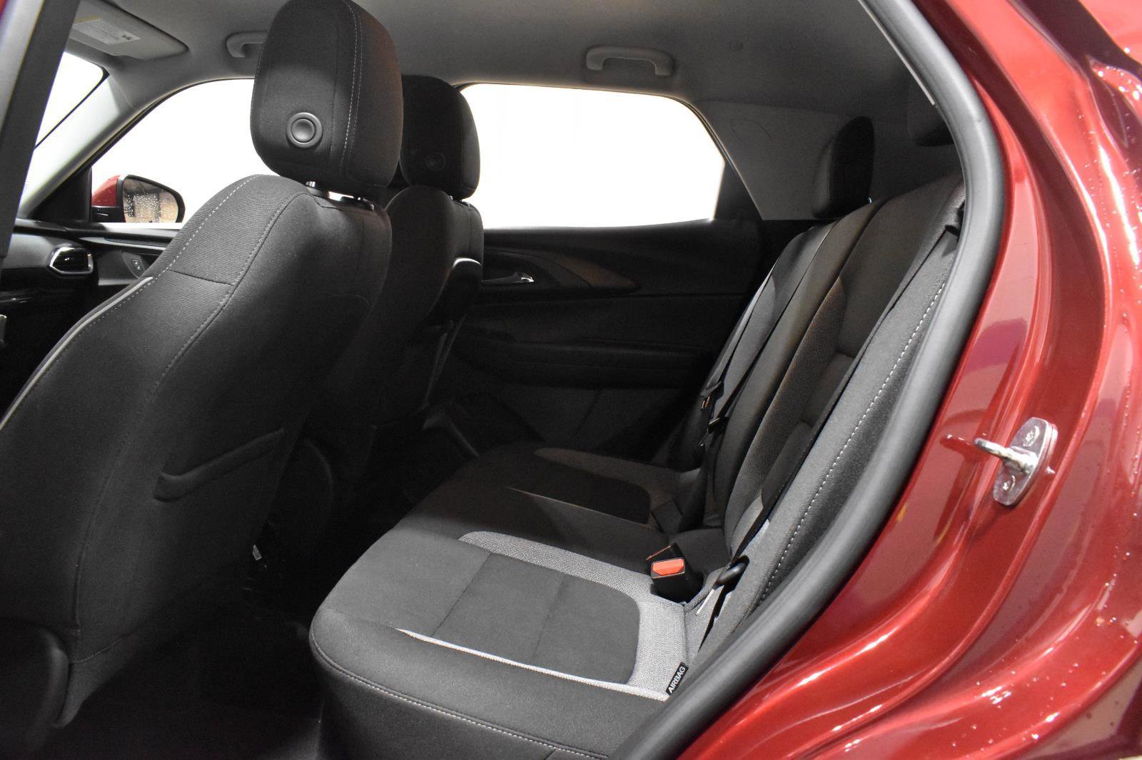 Used 2023 Chevrolet TrailBlazer LT w/ Convenience Package AWD/4WD image 8