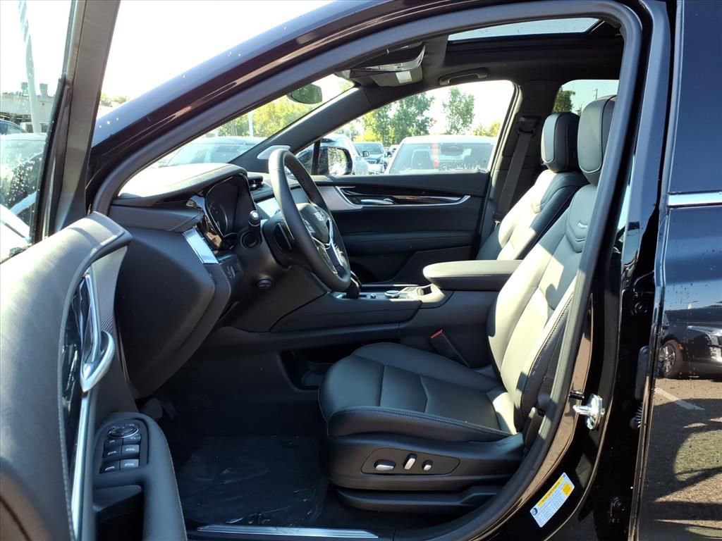 New 2025 Cadillac XT5 Premium Luxury w/ LPO, Floor Liner Package image 15