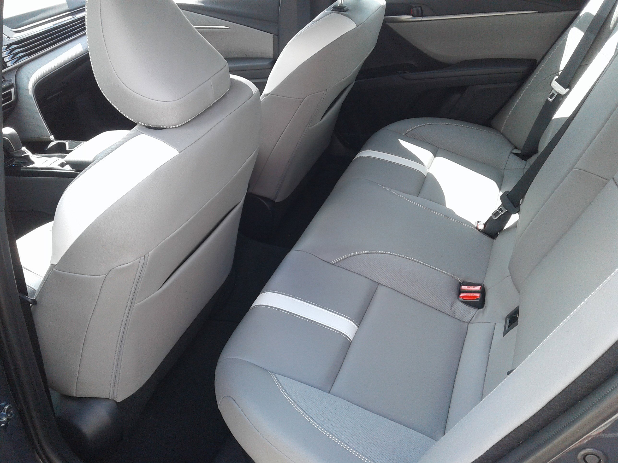 Used 2025 Toyota Camry SE w/ Convenience Package image 12