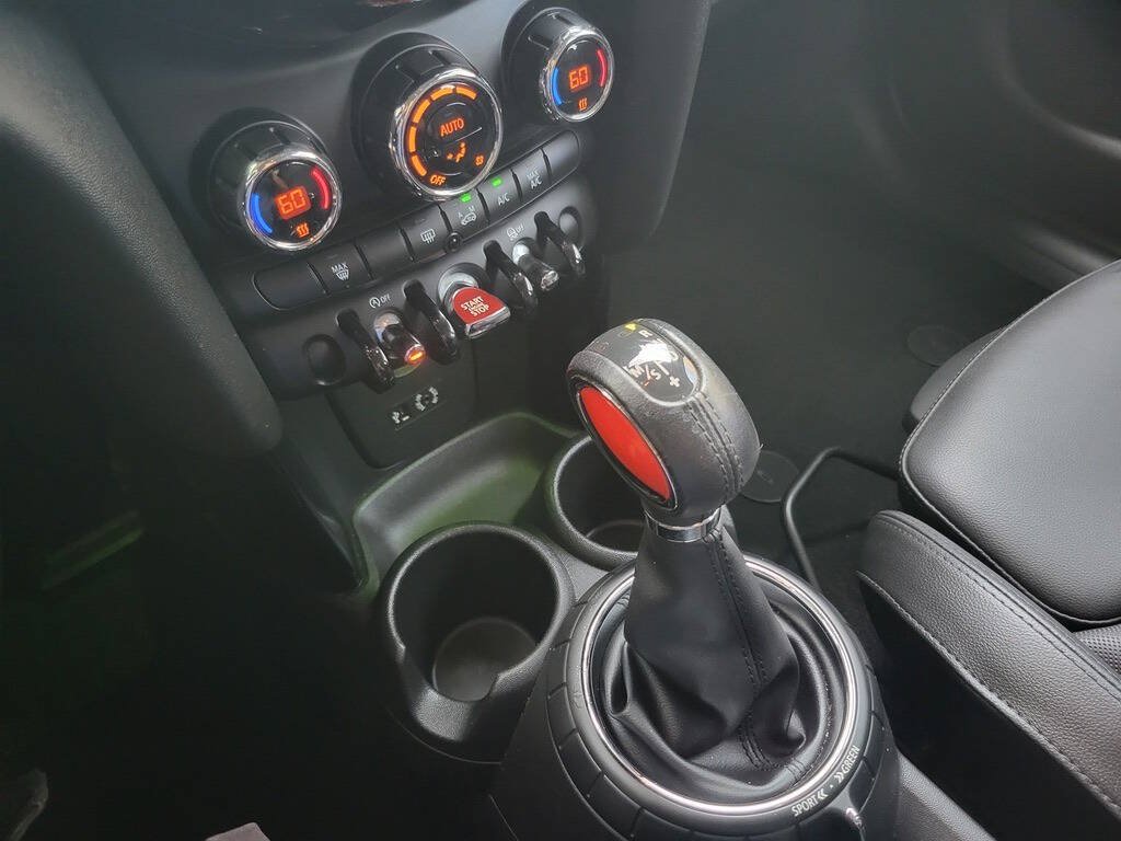 Used 2015 MINI Cooper S FWD image 27