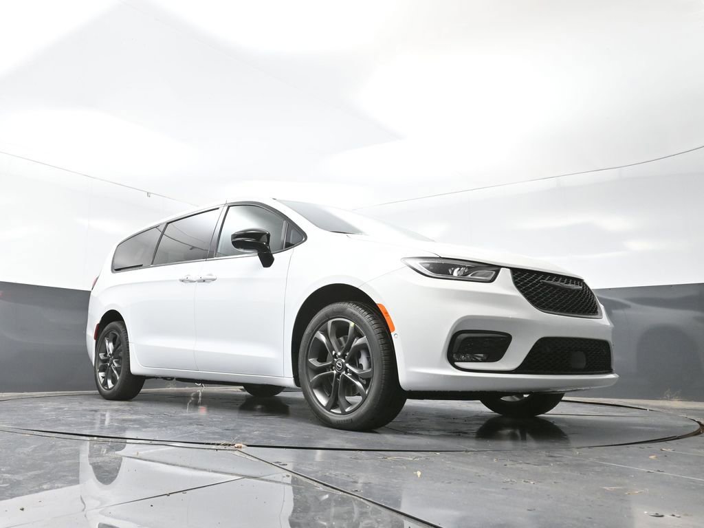 New 2026 Chrysler Pacifica Select image 44