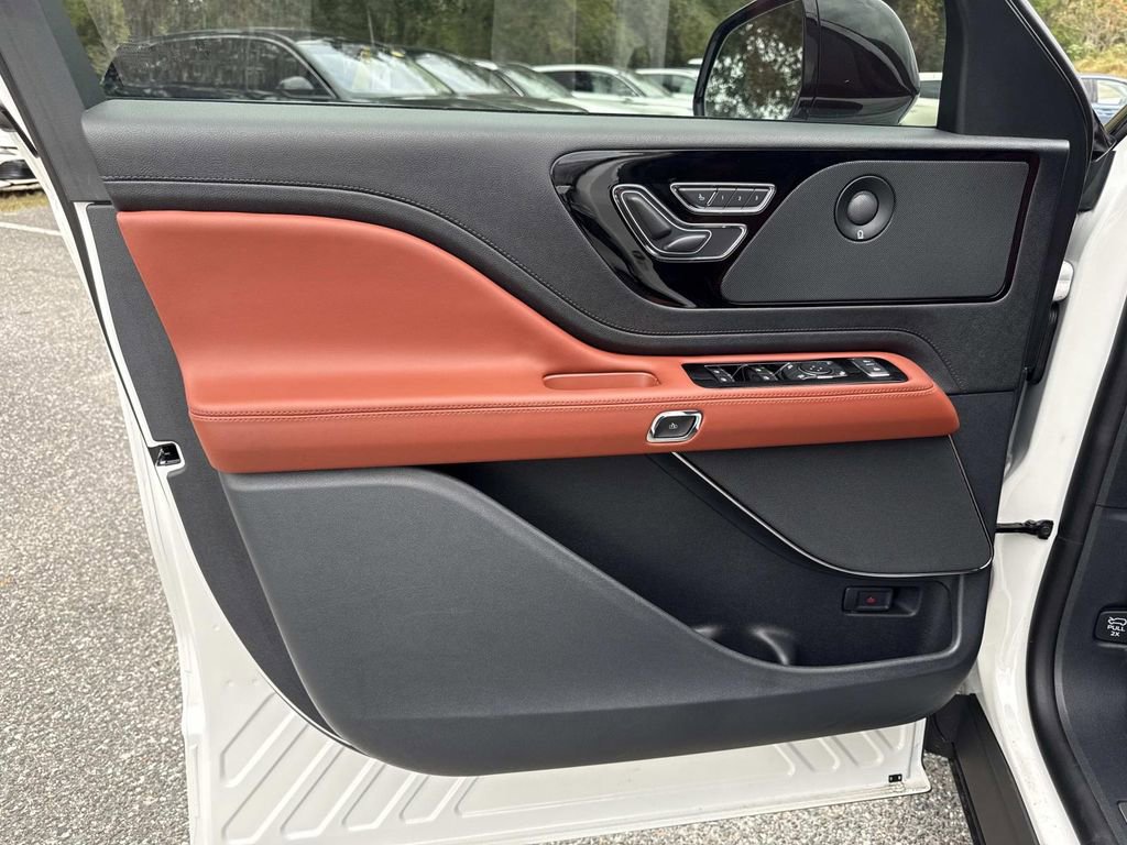 New 2025 Lincoln Aviator Reserve image 19