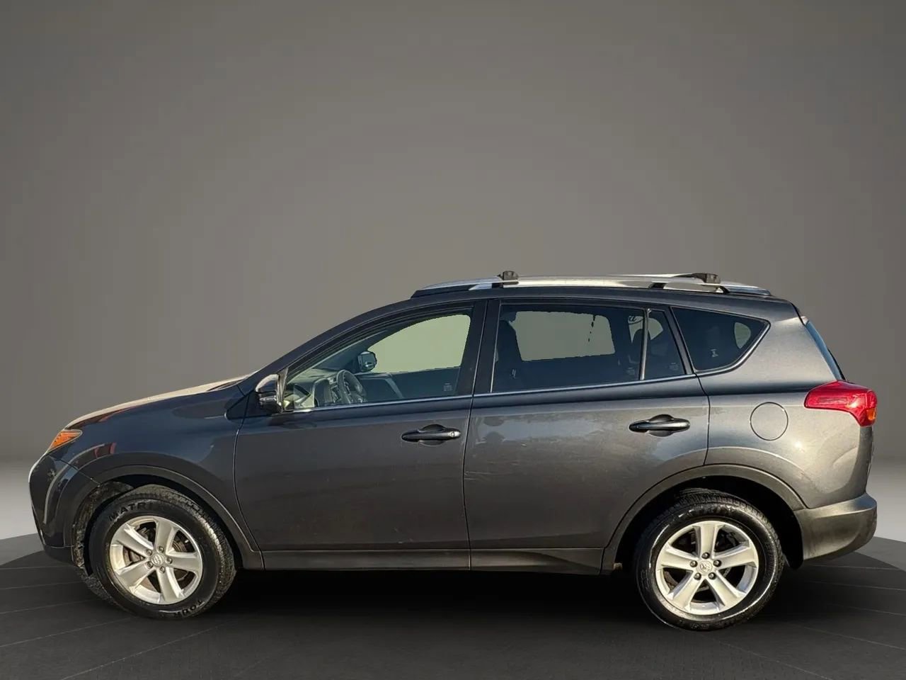 Used 2013 Toyota RAV4 XLE image 2