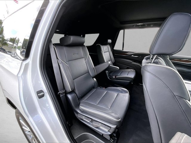 Used 2024 Cadillac Escalade Premium Luxury AWD/4WD image 28