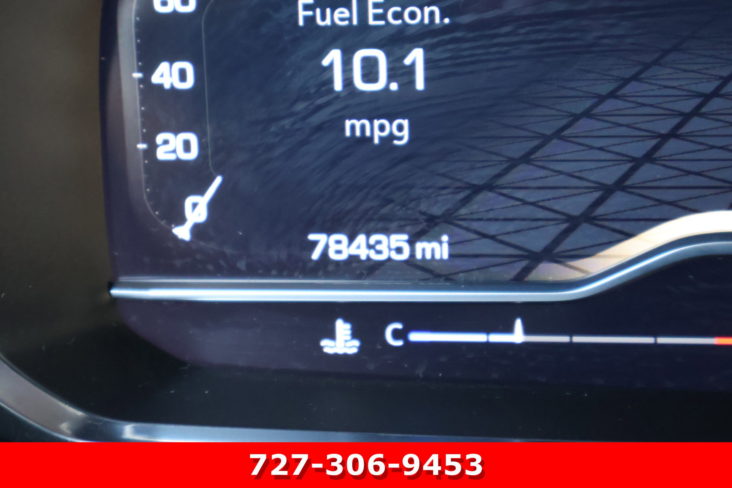 Used 2023 GMC Yukon SLT RWD image 30