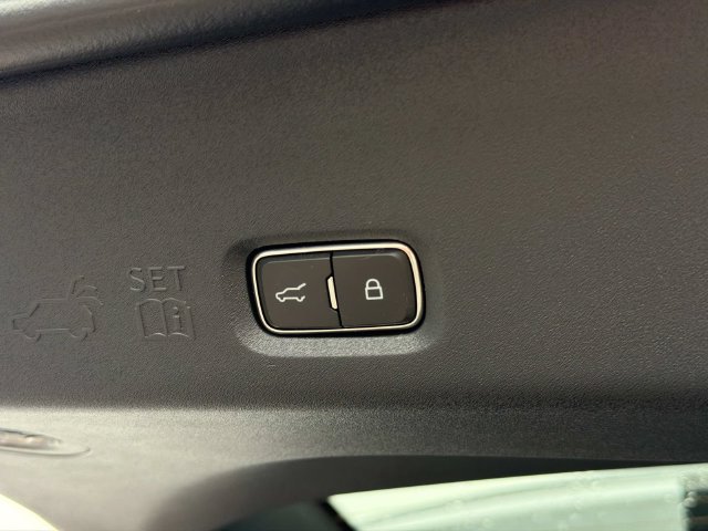 New 2026 Lincoln Navigator Black Label AWD/4WD image 13