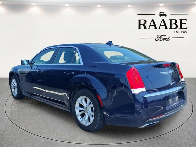 Used 2016 Chrysler 300 Limited RWD image 10