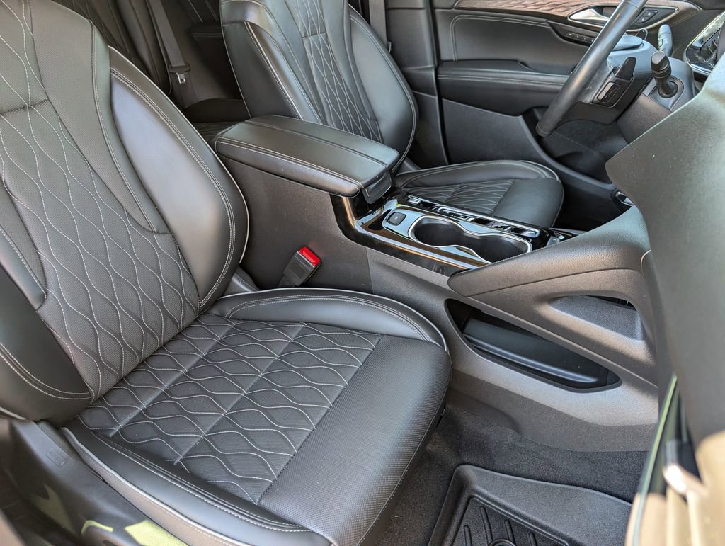 Used 2022 Buick Envision Avenir w/ Safety Package FWD image 23