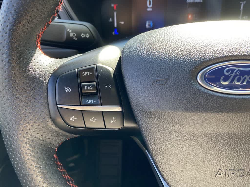 Used 2025 Ford Escape ST-Line Select AWD/4WD image 19