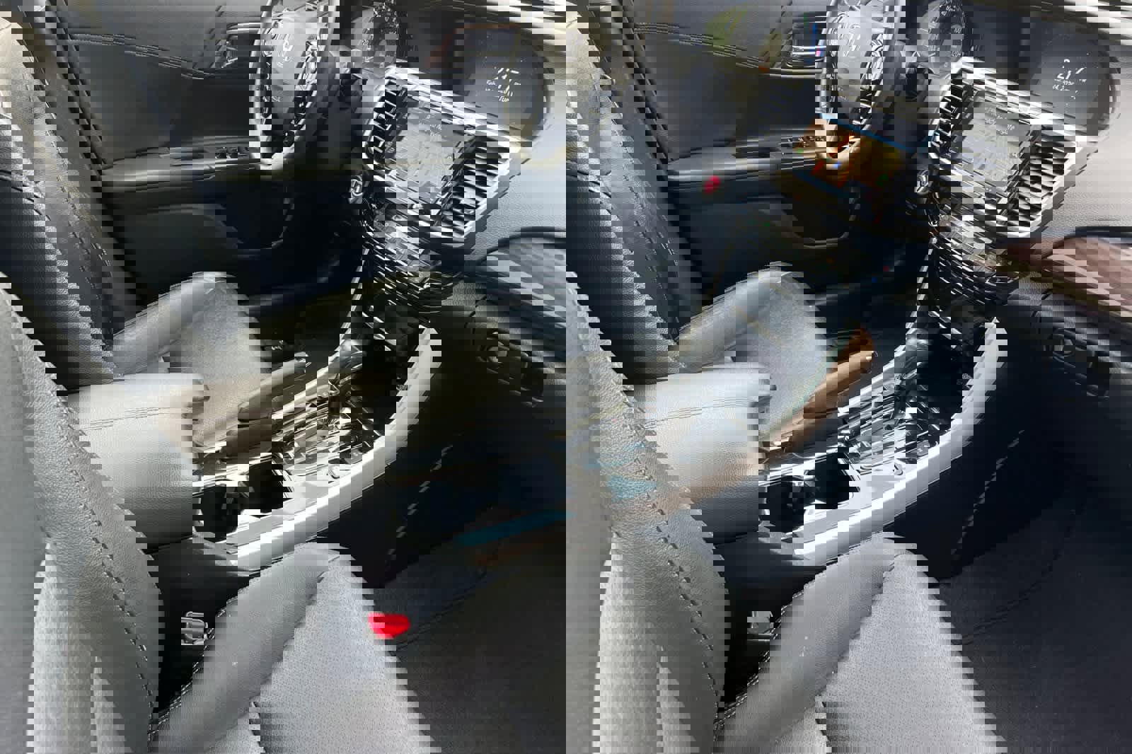 Used 2017 Honda Accord Touring image 16