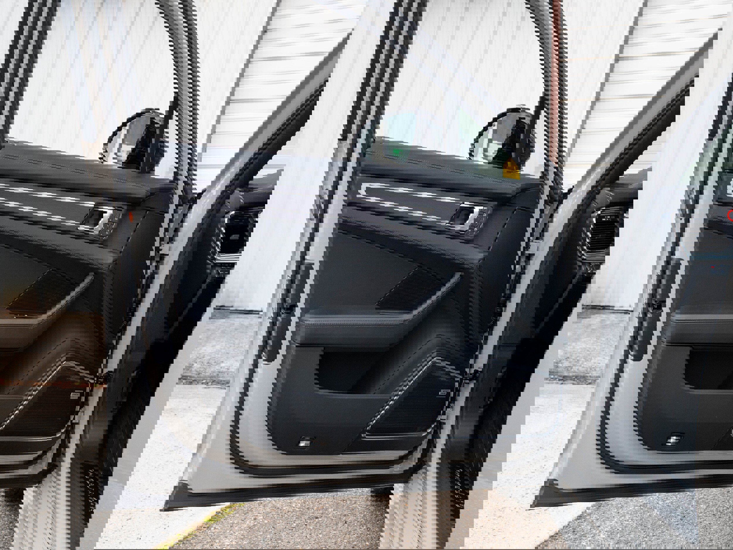 Used 2022 Porsche Panamera GTS w/ Premium Package image 27