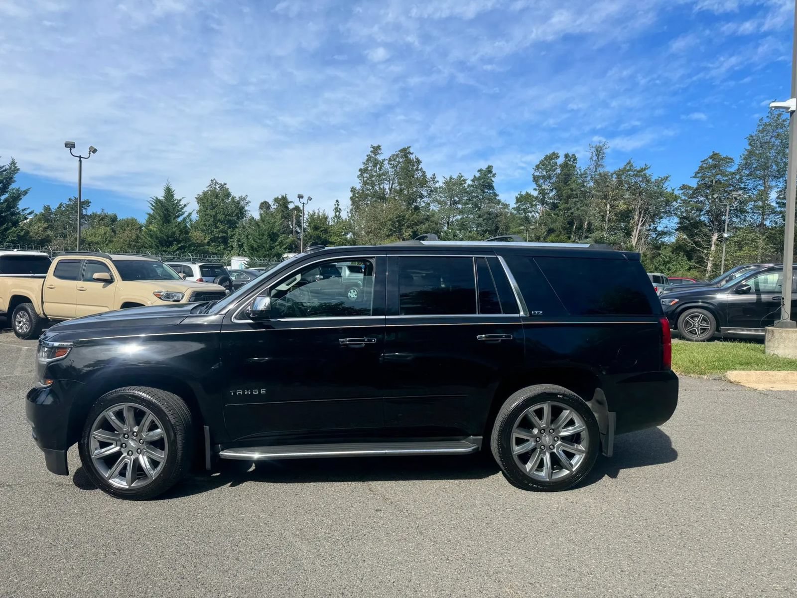 Used 2016 Chevrolet Tahoe LTZ AWD/4WD image 3