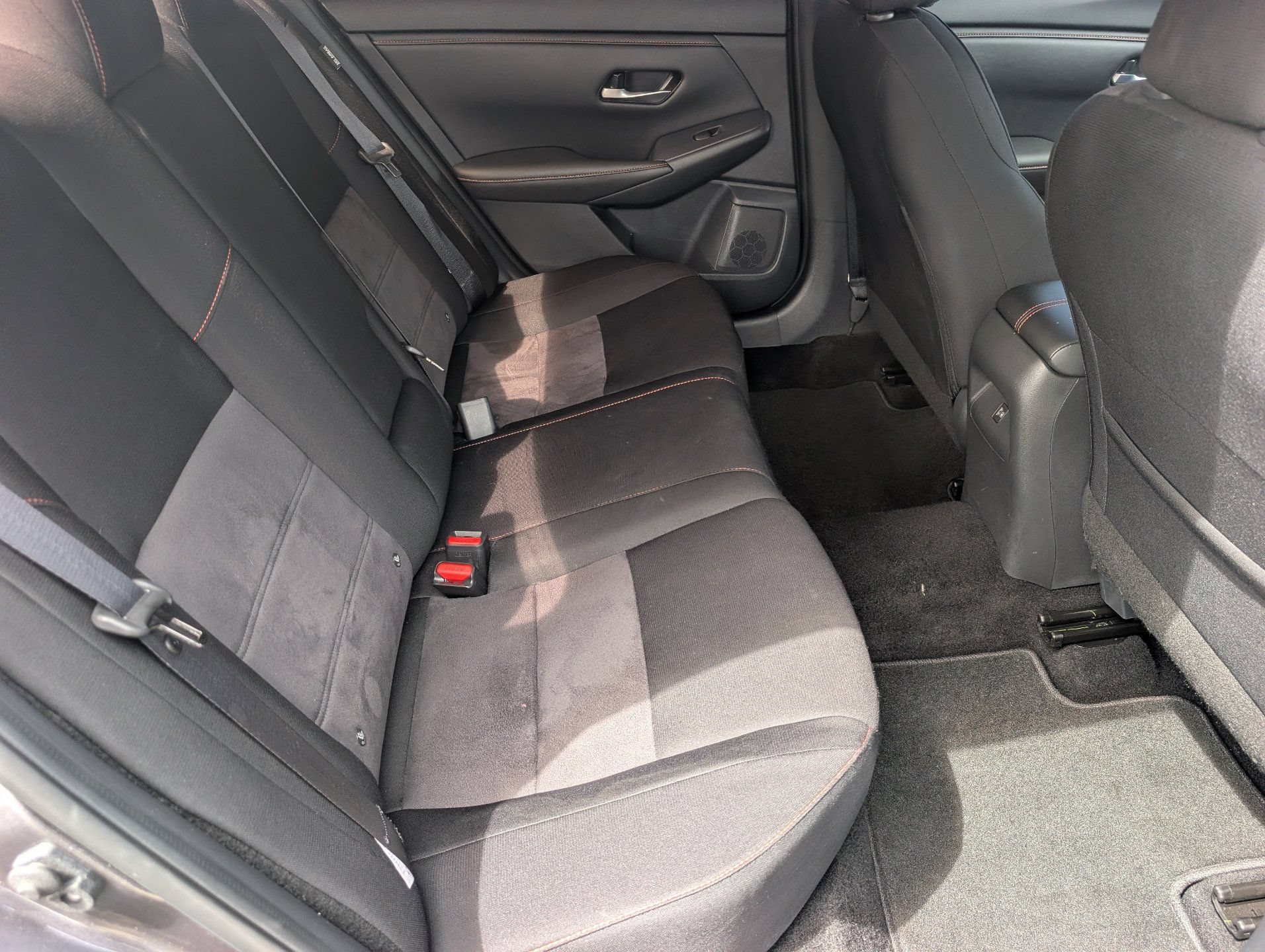 Used 2025 Nissan Sentra SR FWD image 13