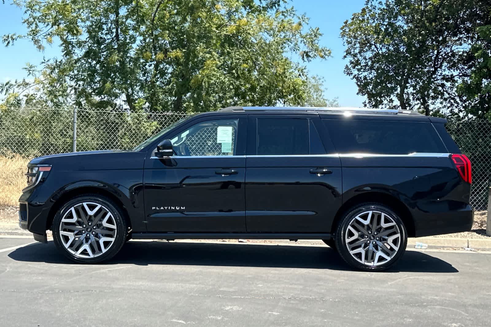 New 2026 Ford Expedition Max Platinum w/ Platinum Ultimate Package AWD/4WD image 5