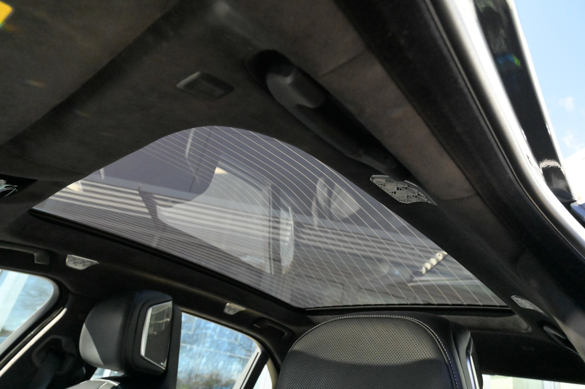 Used 2023 BMW 760i xDrive w/ Executive Package image 32