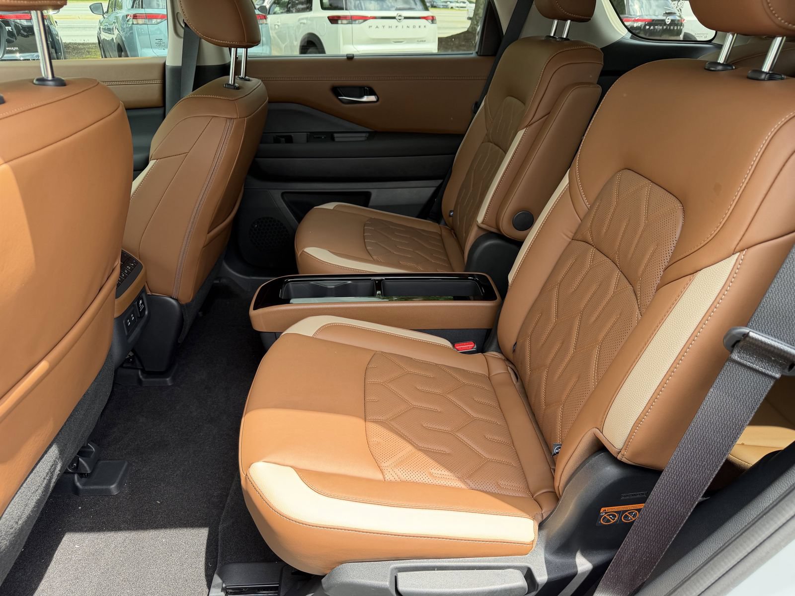 New 2026 Nissan Pathfinder Platinum FWD image 25