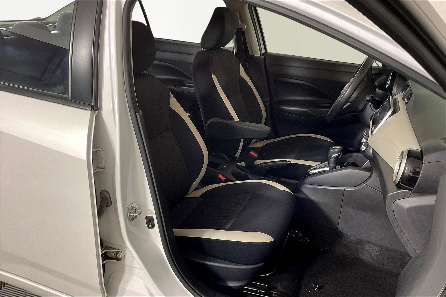 Certified 2020 Nissan Versa SV image 27