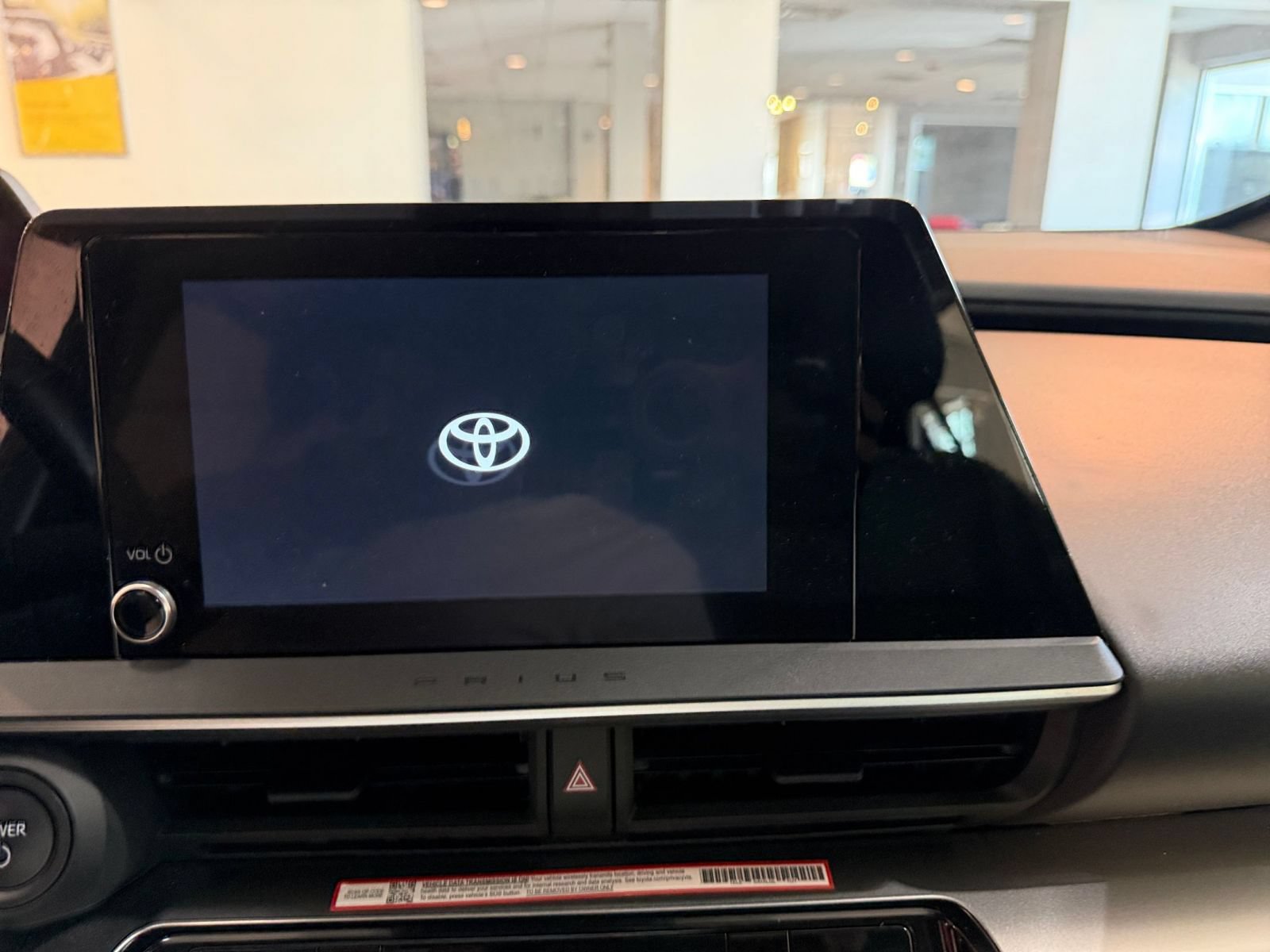Used 2025 Toyota Prius LE FWD image 19