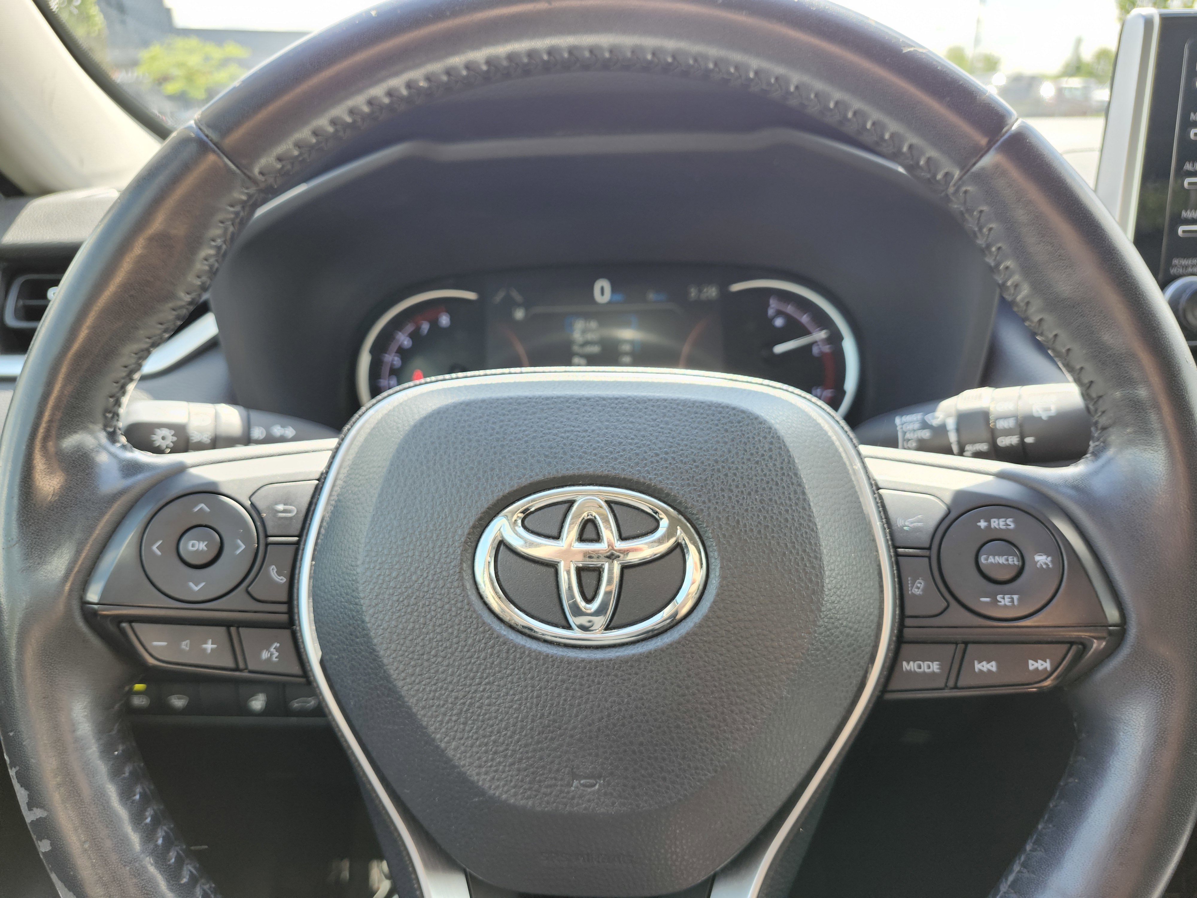 Used 2019 Toyota RAV4 Limited w/ Cold Weather Package AWD/4WD image 34