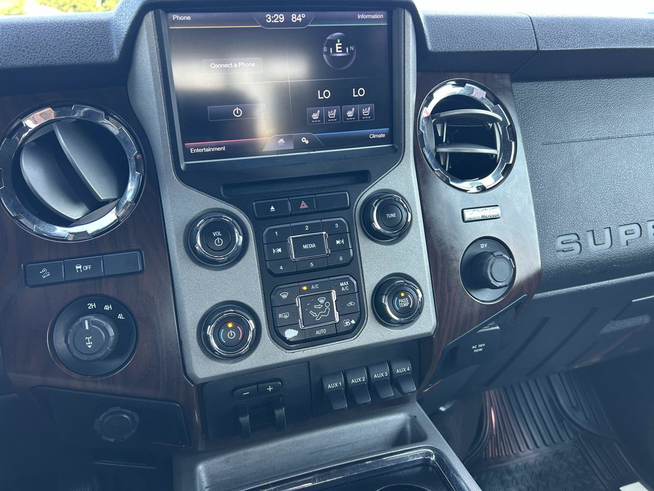 Used 2013 Ford F250 Lariat w/ Lariat Interior Pkg AWD/4WD image 4
