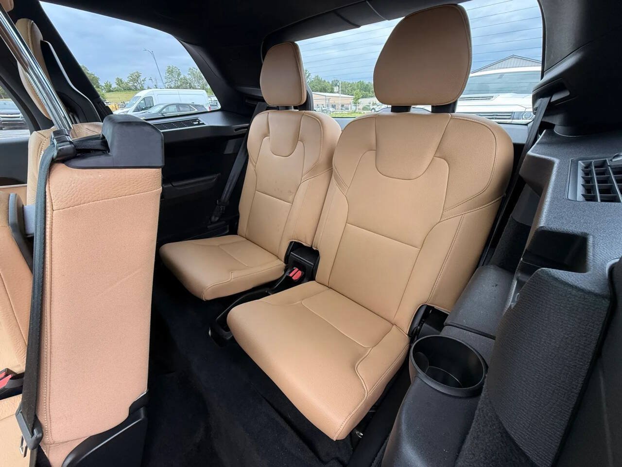 Used 2018 Volvo XC90 T6 Momentum w/ Convenience Package AWD/4WD image 18