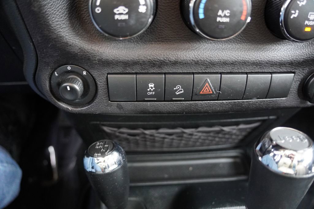 Certified 2018 Jeep Wrangler Unlimited Sport S image 26