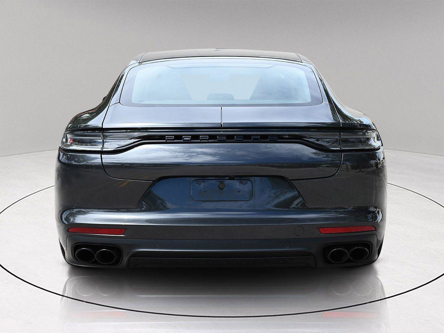 Used 2023 Porsche Panamera GTS image 4