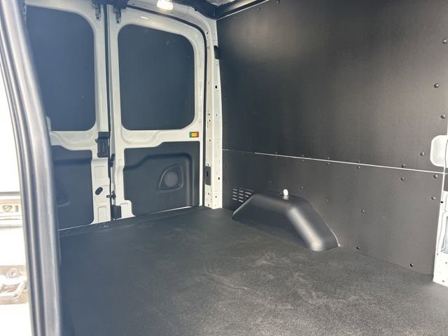 New 2026 Ford Transit 250 148 Medium Roof w/ Load Area Protection Package RWD image 12