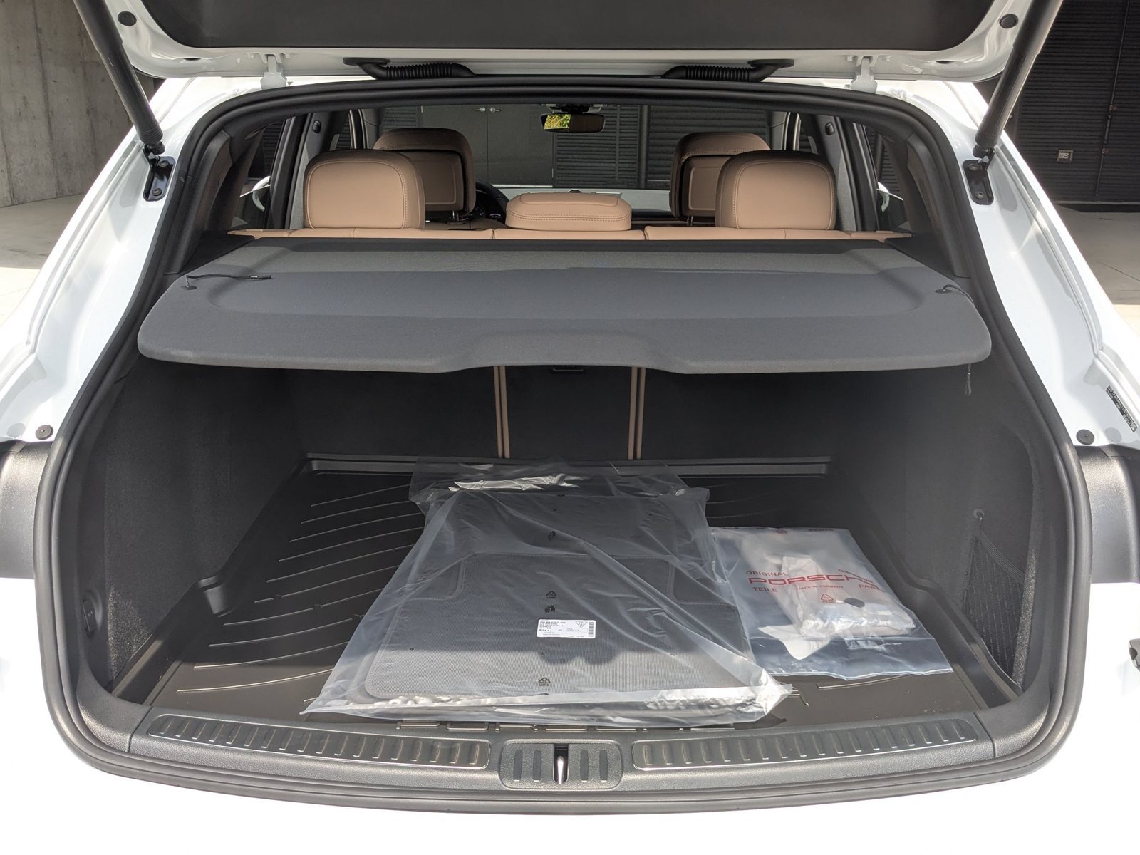 New 2026 Porsche Macan AWD/4WD image 24