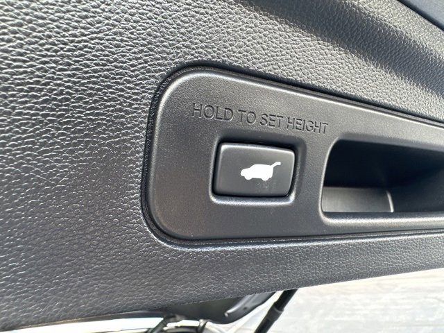 Certified 2025 Acura MDX w/ Technology Package image 18