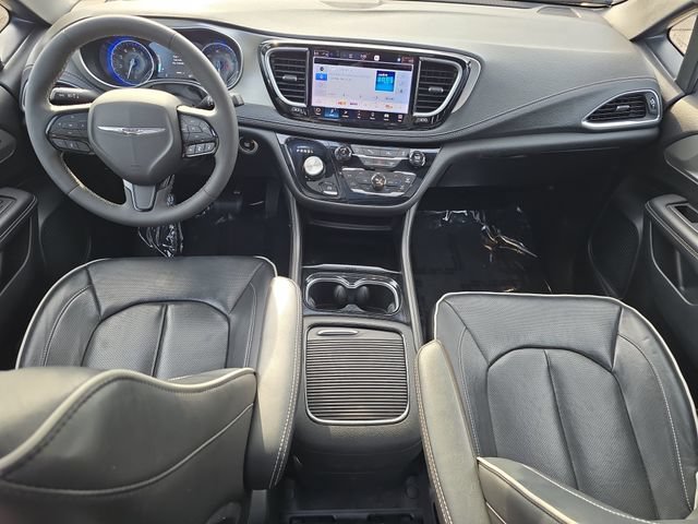 Used 2023 Chrysler Pacifica Limited w/ S Appearance Package AWD/4WD image 26