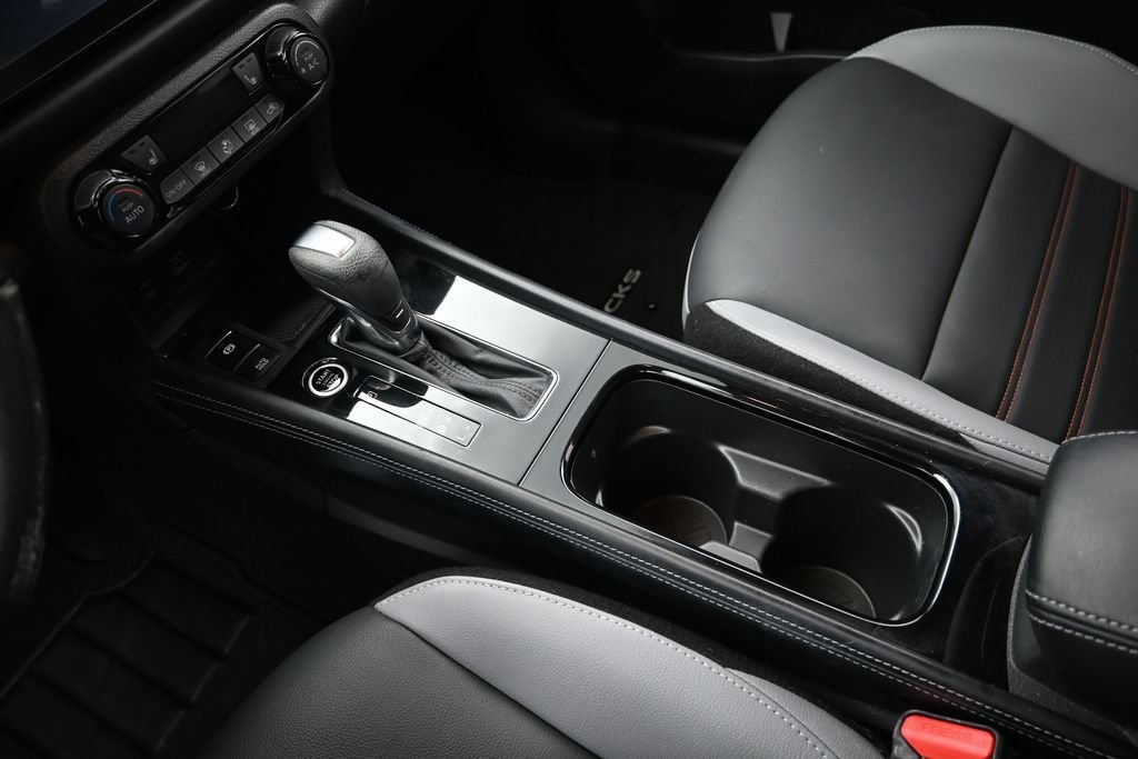 Used 2022 Nissan Kicks SR w/ Premium Package FWD image 14