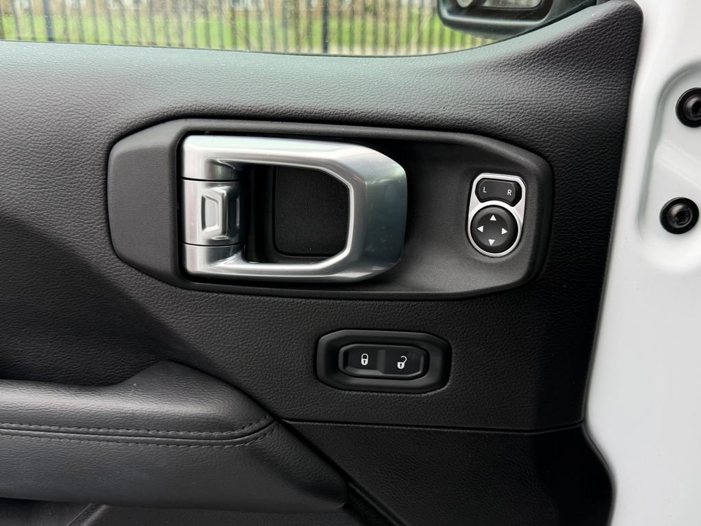 Used 2023 Jeep Wrangler Altitude image 20