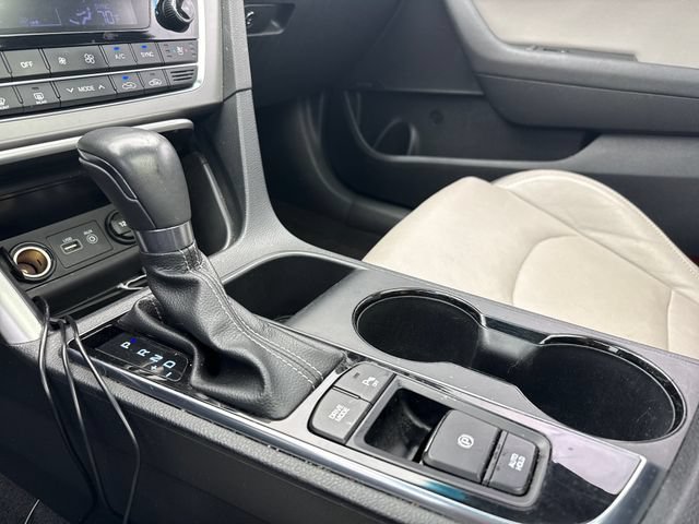 Used 2017 Hyundai Sonata Limited 2.0T FWD image 27