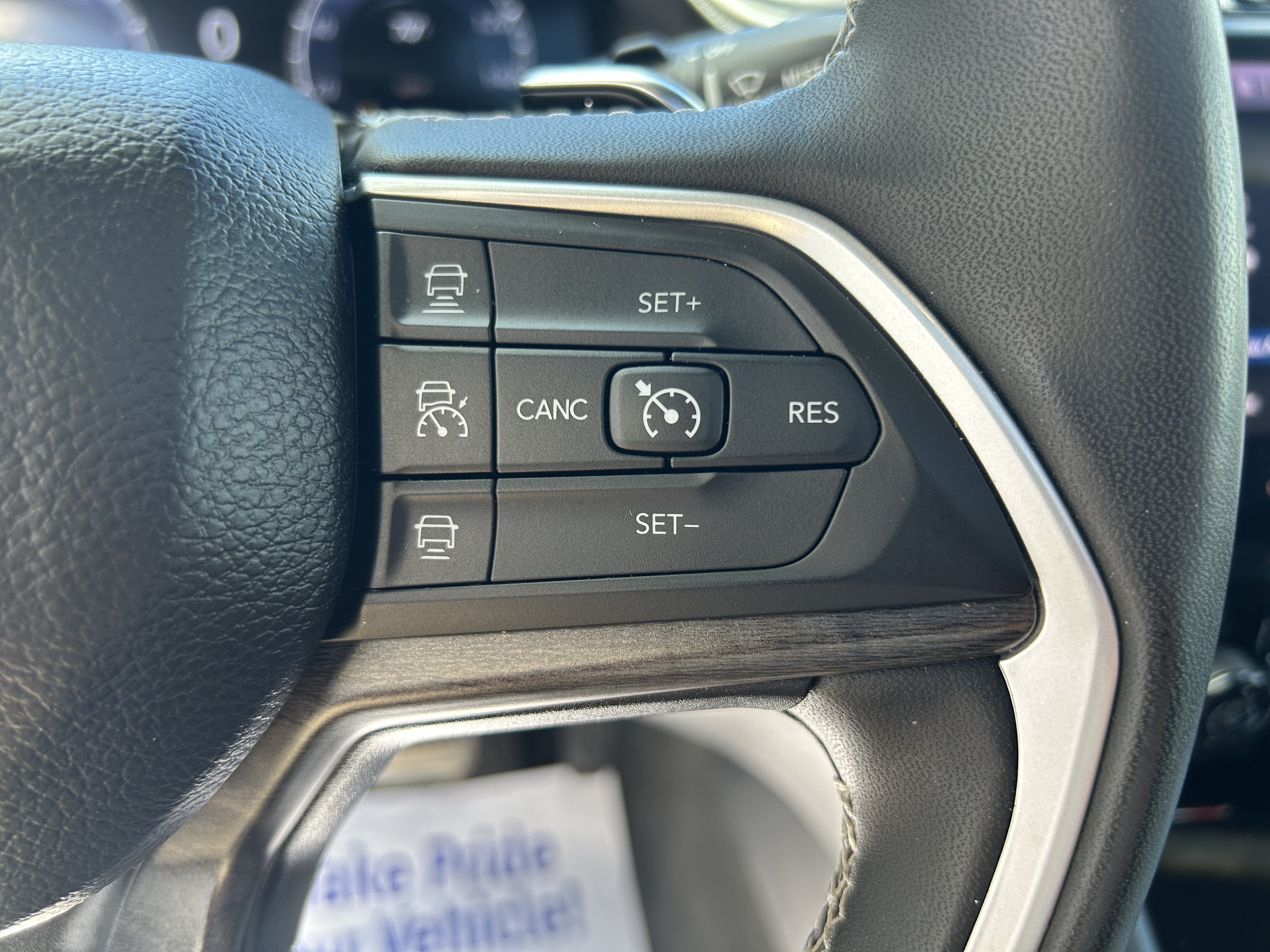 Used 2024 Jeep Grand Cherokee Limited AWD/4WD image 27