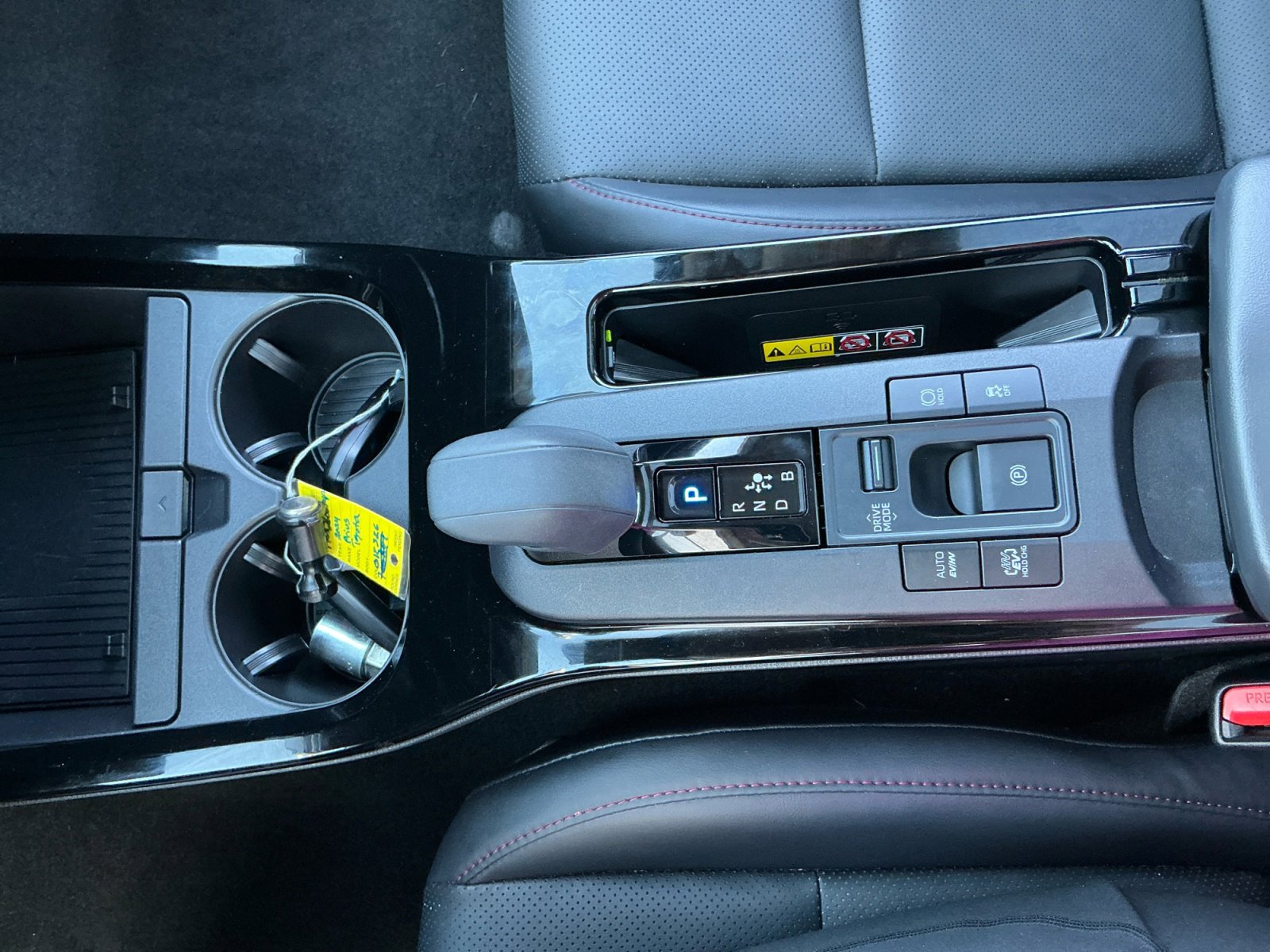 Used 2024 Toyota Prius Prime Premium w/ Advanced Technology Package image 15