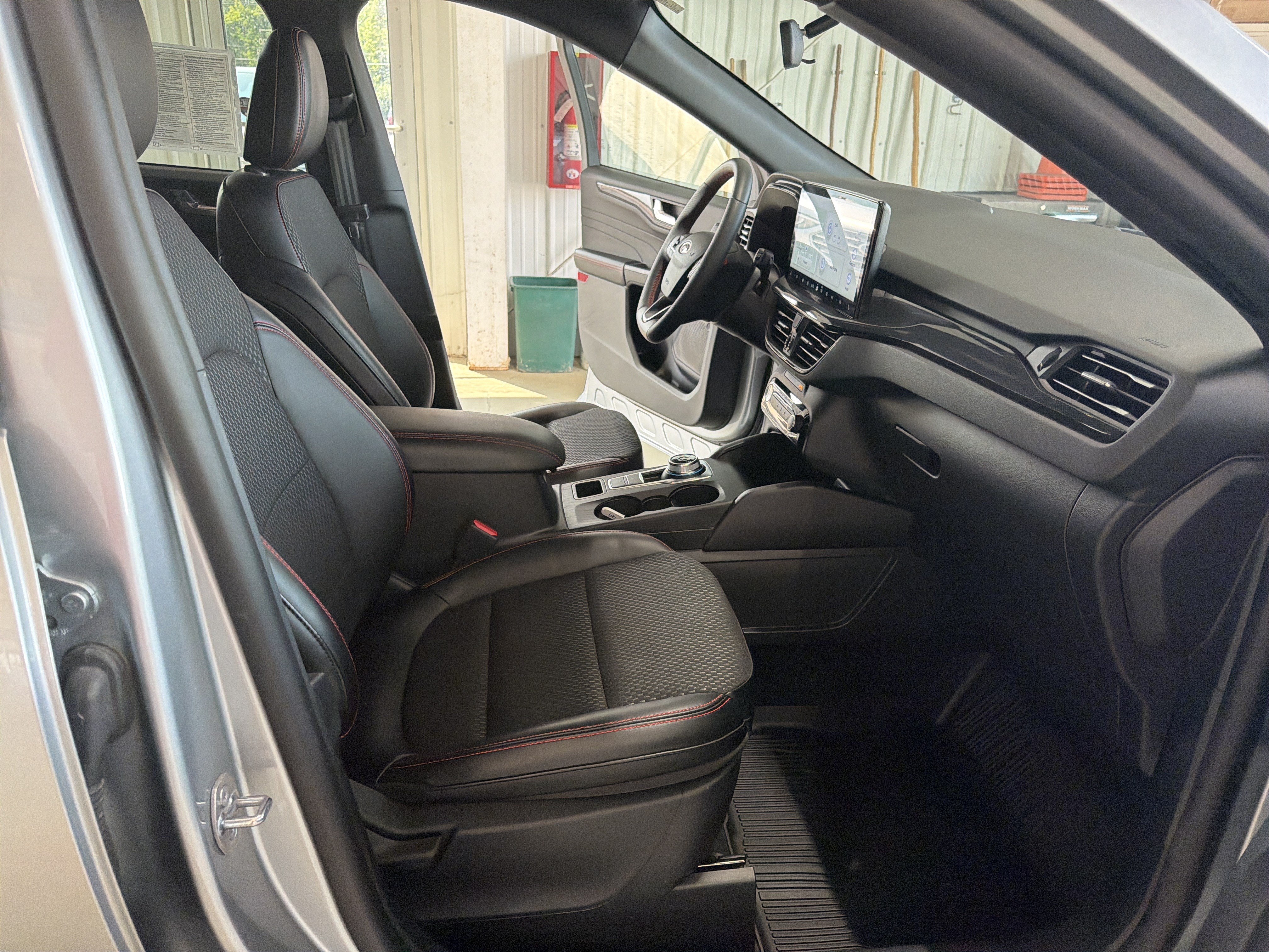 Used 2024 Ford Escape ST-Line w/ Tech Pack #1 AWD/4WD image 44