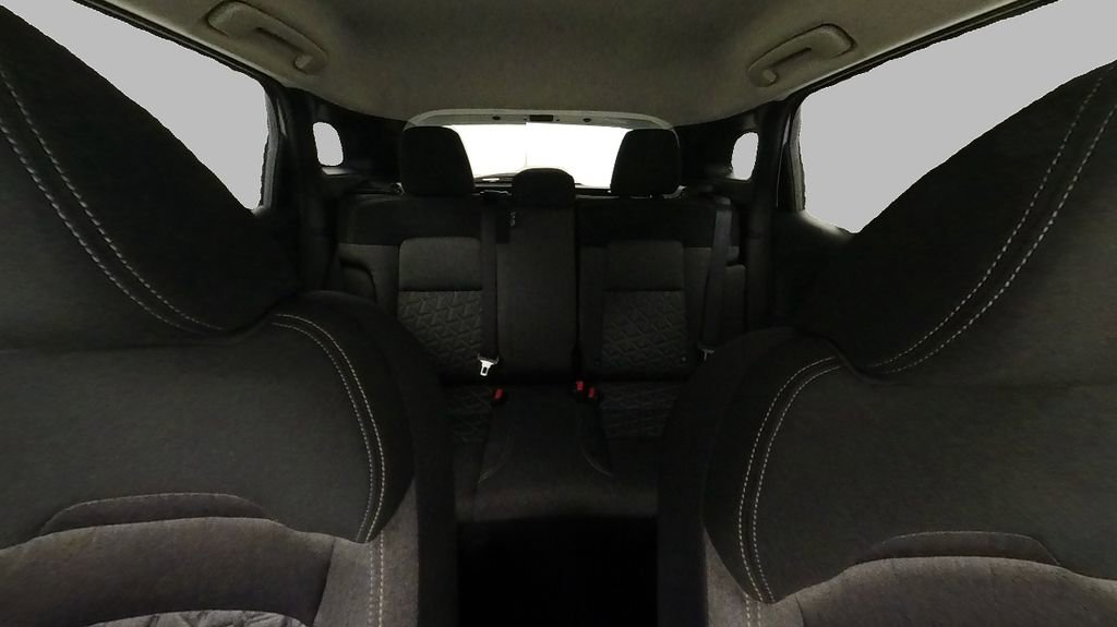 Used 2025 Nissan Kicks SV AWD/4WD image 19