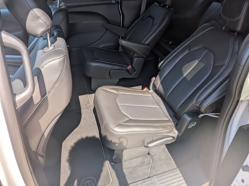 New 2027 Chrysler Pacifica LX FWD image 25