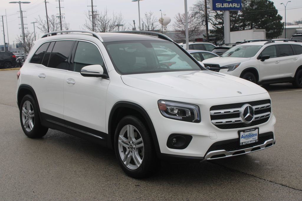 Used 2023 Mercedes-Benz GLB 250 4MATIC w/ Premium Package image 3