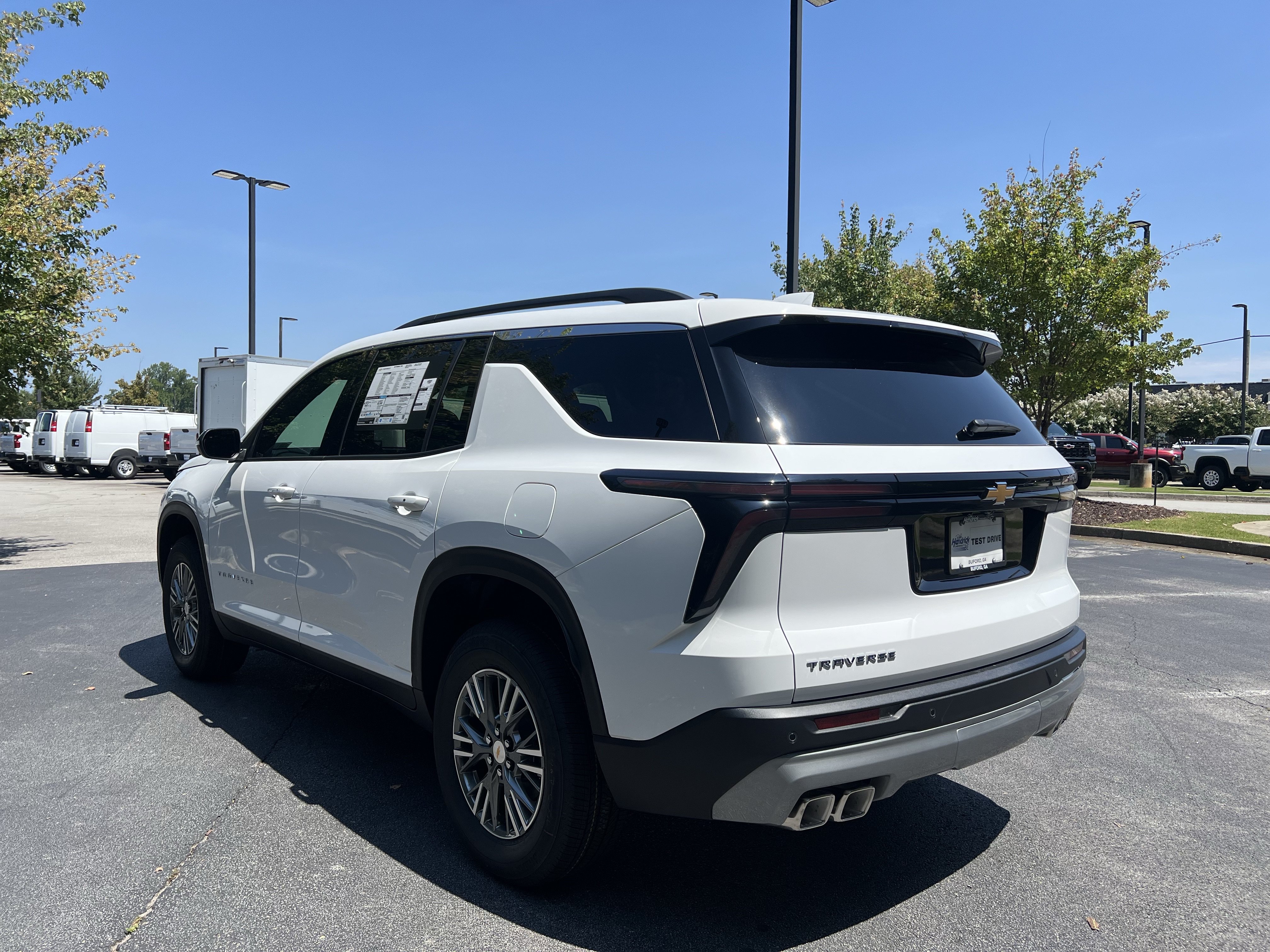 New 2027 Chevrolet Traverse LT FWD image 7