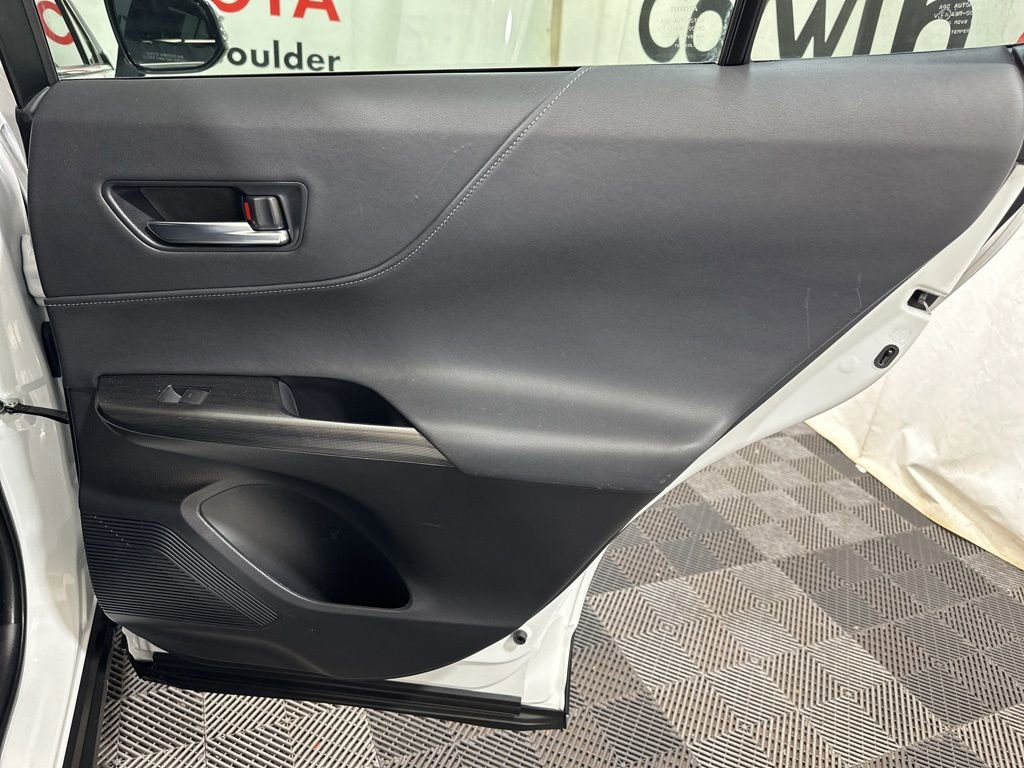 Used 2024 Toyota Venza Limited image 12