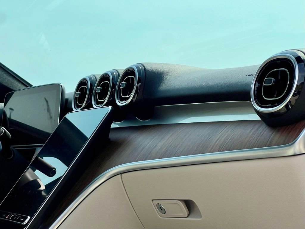 Certified 2023 Mercedes-Benz C 300 4MATIC Sedan image 18