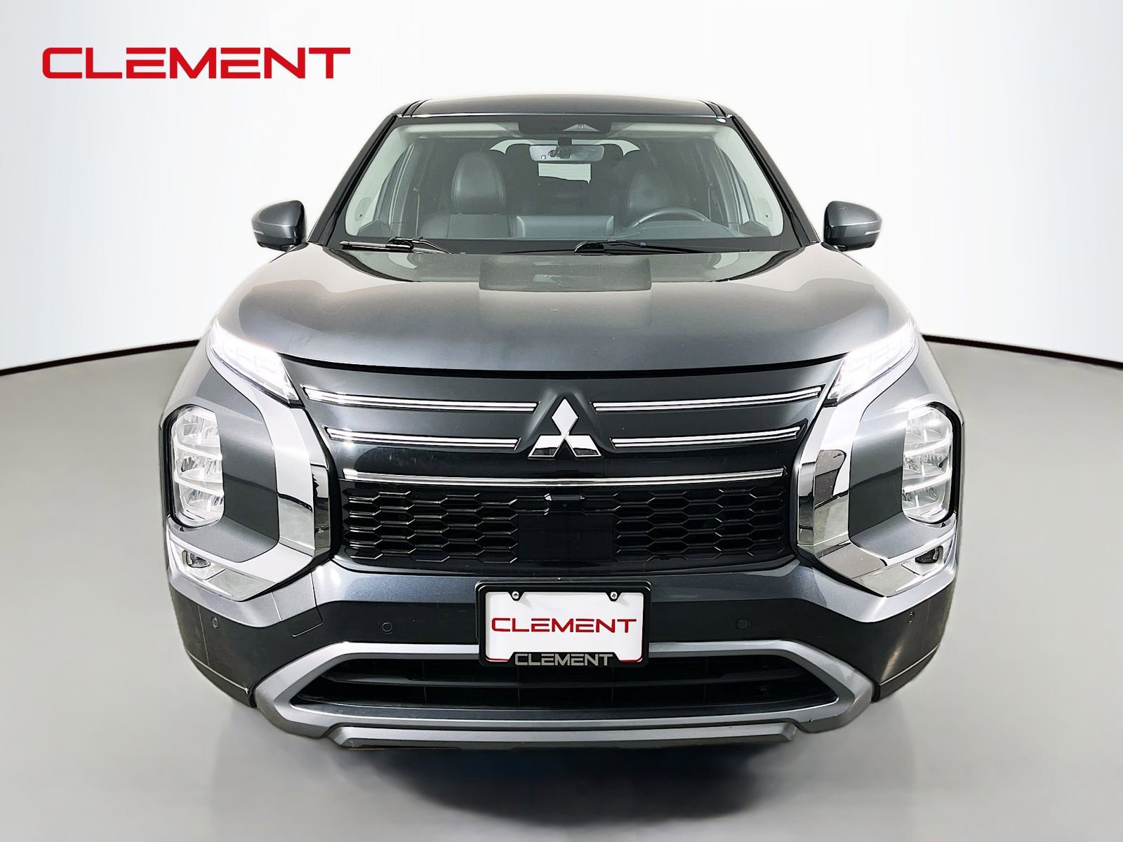 Used 2025 Mitsubishi Outlander SE FWD image 3