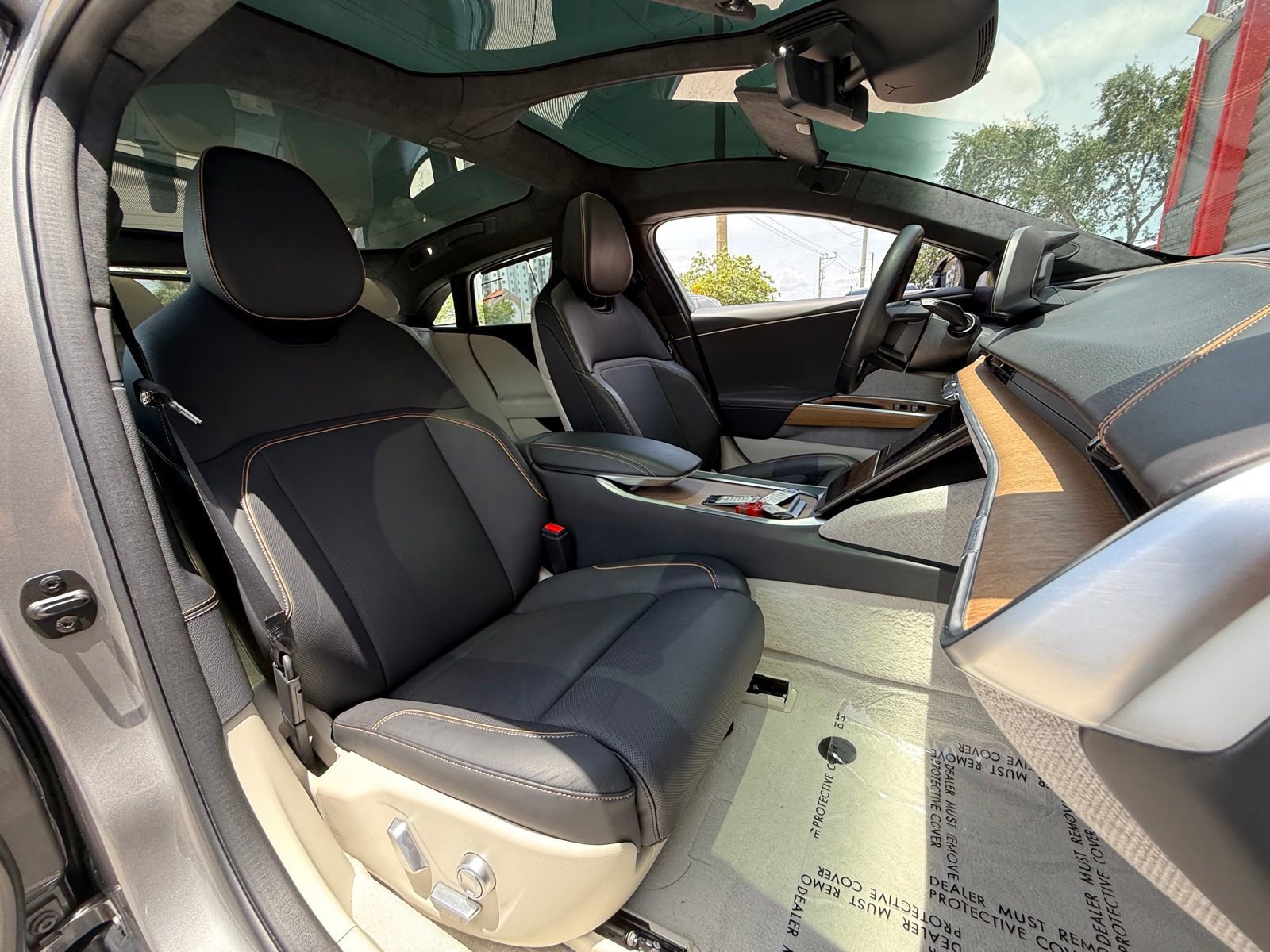 Used 2024 Lucid Air Touring AWD/4WD image 27