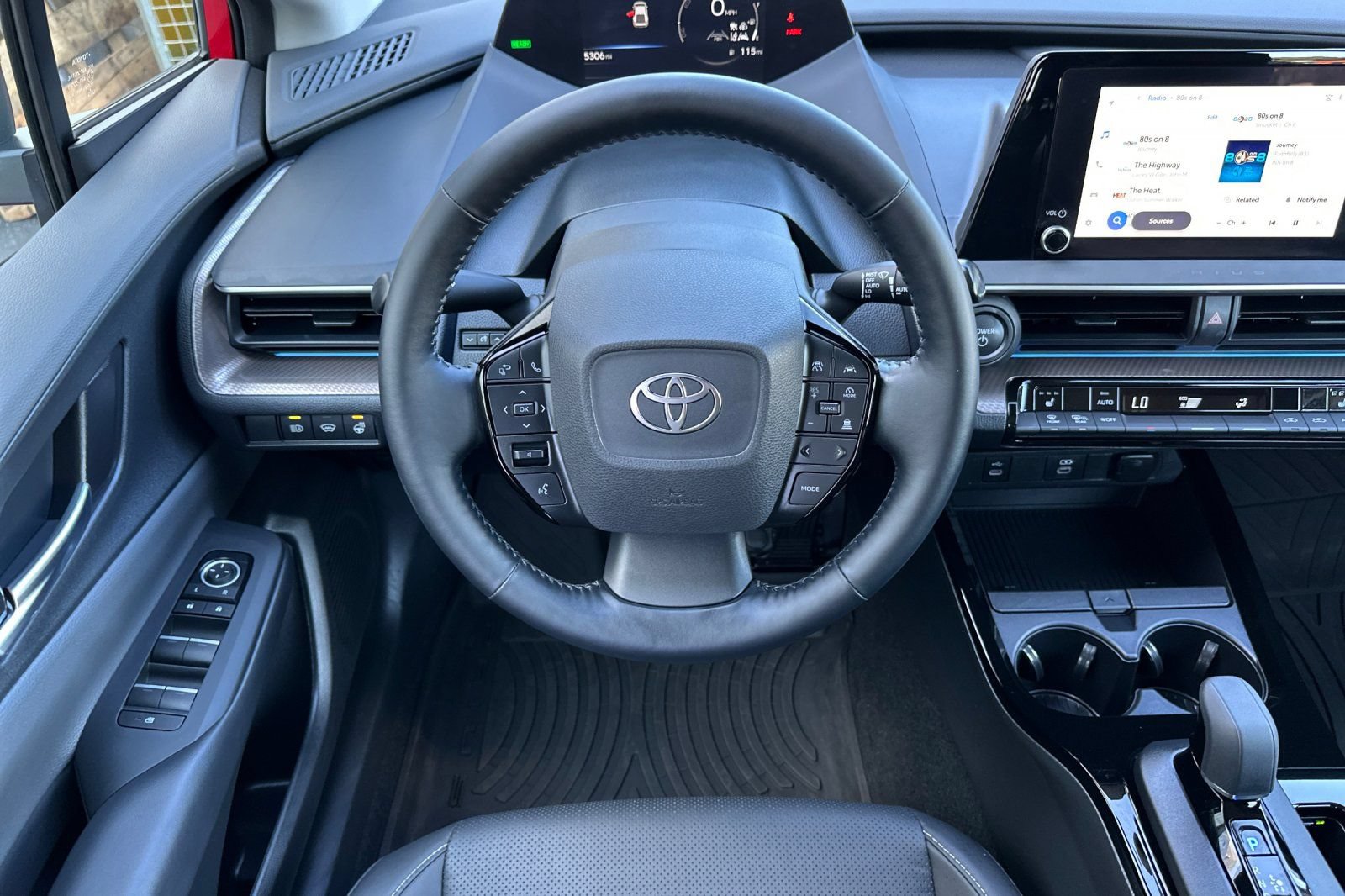 Certified 2024 Toyota Prius XLE FWD image 19