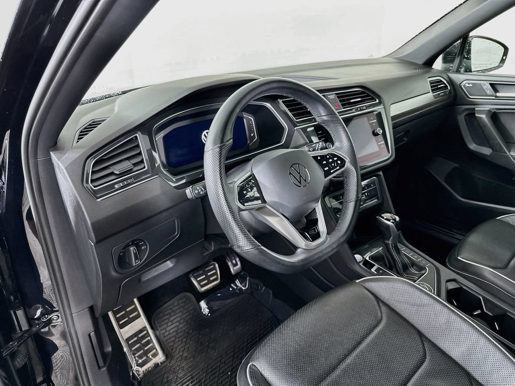 Used 2022 Volkswagen Tiguan SEL R-Line AWD/4WD image 13